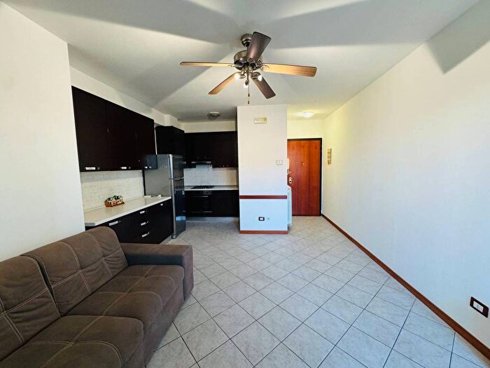 Appartamento trilocale in affitto in Via della Madonnina, Passaggio, Bettona