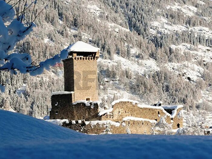 Appartamento con 7 locali in vendita in Ossana