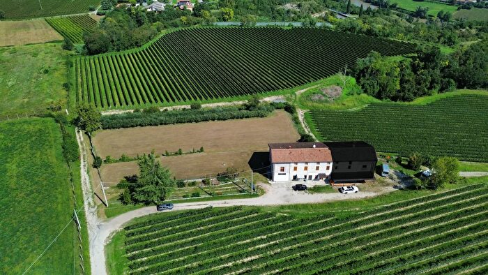 Casa con 6 locali in vendita in Località Gatto, Bussolengo