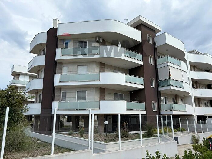 Appartamento quadrilocale in vendita in Via Francia, Bari