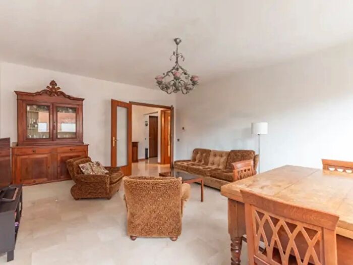 Appartamento quadrilocale in vendita in Viale Londra, Roma