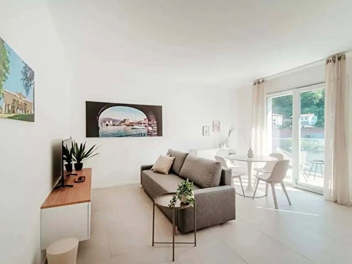 Appartamento monolocale in affitto in Via Bellinzona, Como