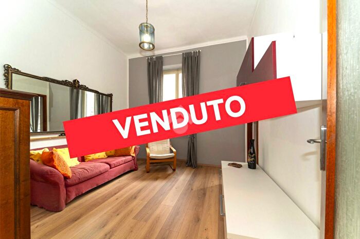 Appartamento trilocale in vendita in Via Issiglio, Torino