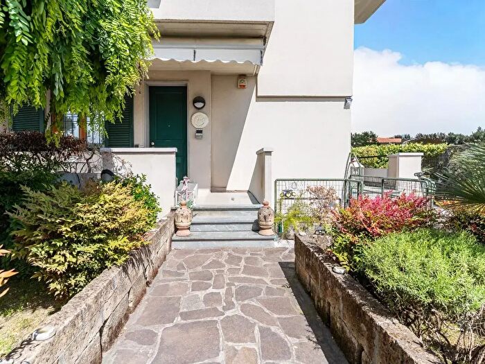 Appartamento con 5 locali in vendita in Acopo della Quercia, Empoli