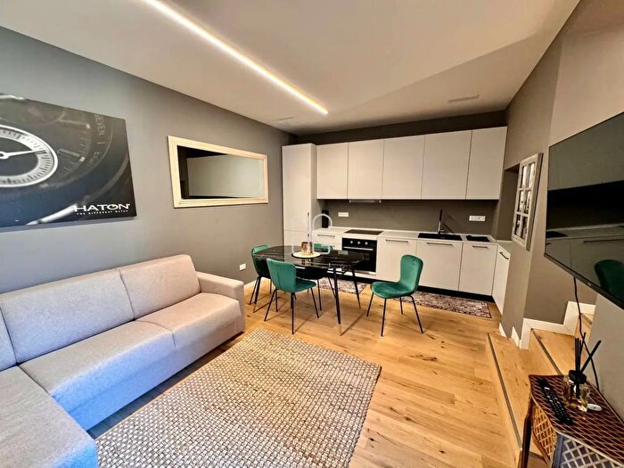 Casa trilocale in vendita in Piazza Matteotti, Desenzano Del Garda