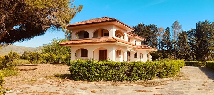 Casa con 7 locali in vendita in Contrada Paino, Ascea