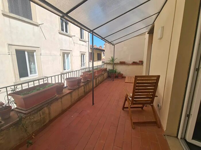 Appartamento bilocale in affitto in Via dello Sprone, Firenze