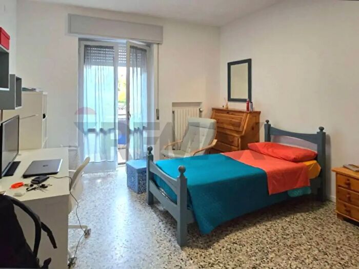 Appartamento trilocale in affitto in Viale Golgi, Pavia