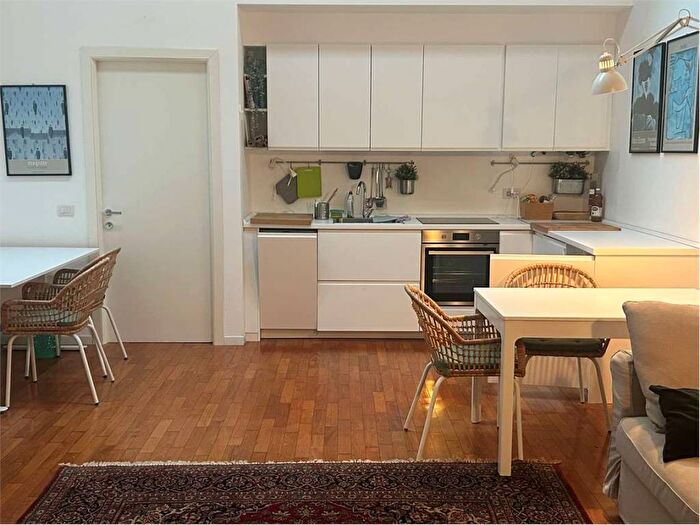 Appartamento bilocale in affitto in via alessandria, Navigli Darsena, Milano