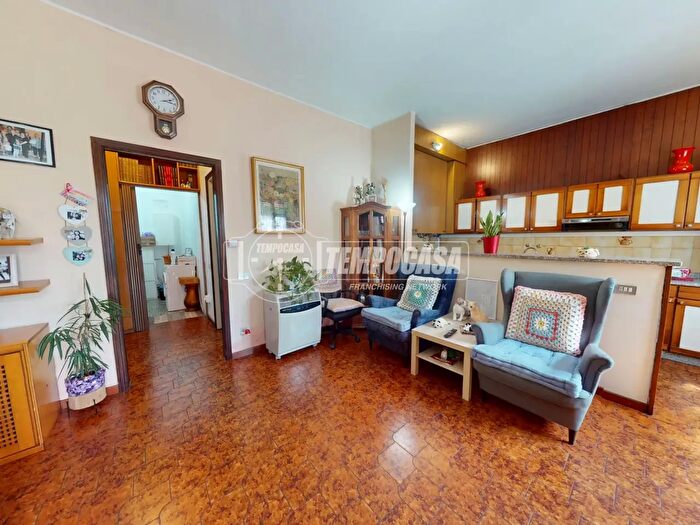 Appartamento trilocale in vendita in Via Grigna, Cesano Maderno