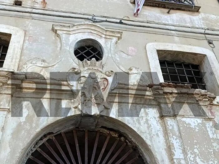 Casa con 15 locali in vendita in CoriglianoRossano