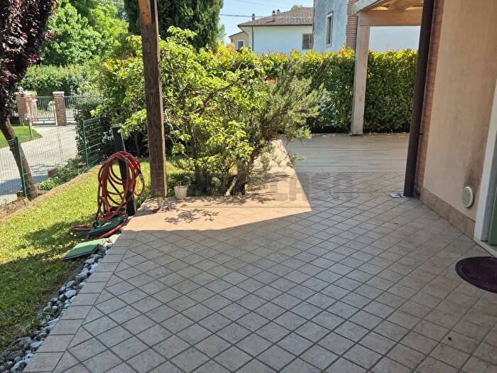 Casa con 6 locali in affitto in Strada San Giovanni, Vicenza