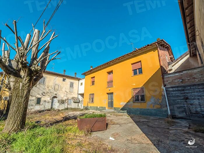 Appartamento con 6 locali in vendita in Via Zamberlane, Ravarino