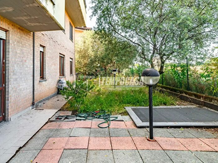Appartamento trilocale in vendita in Via Padre M Giudici, Caronno Pertusella