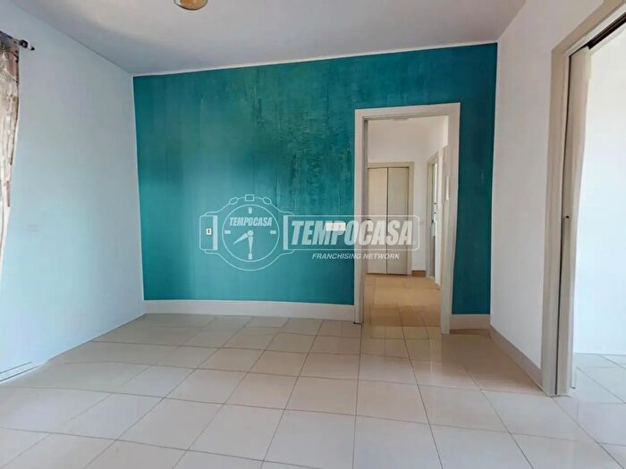 Appartamento trilocale in vendita in Via Paolo Pellegrini, Bari