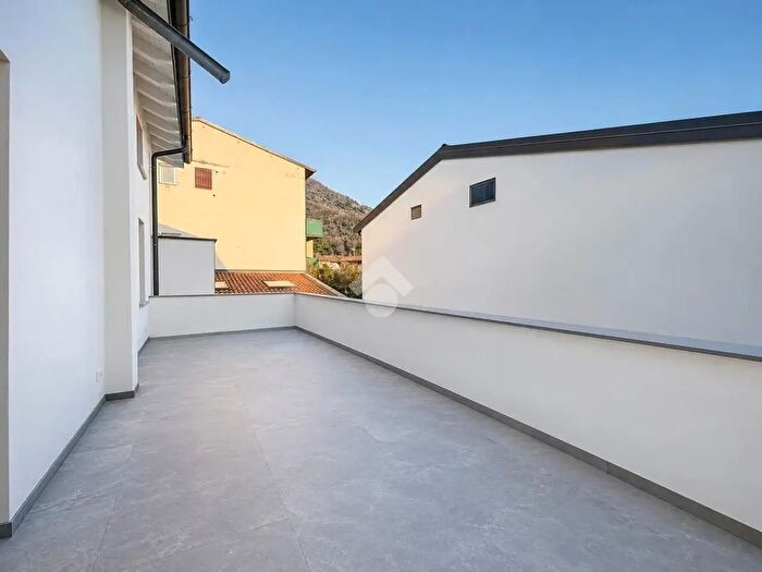 Appartamento trilocale in vendita in Via Ponte Fabbro, Cologne