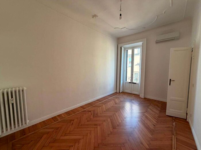 Appartamento trilocale in affitto in Via Spartaco, Montenero, Milano
