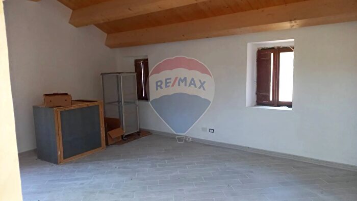 Casa bilocale in vendita in Località Capo di Rio, Cingoli