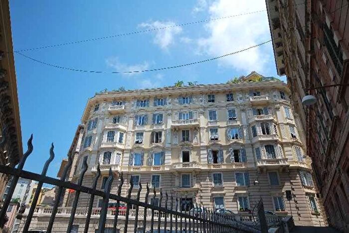 Appartamento con 6 locali in affitto in Via Edilio Raggio, Carmine, Genova