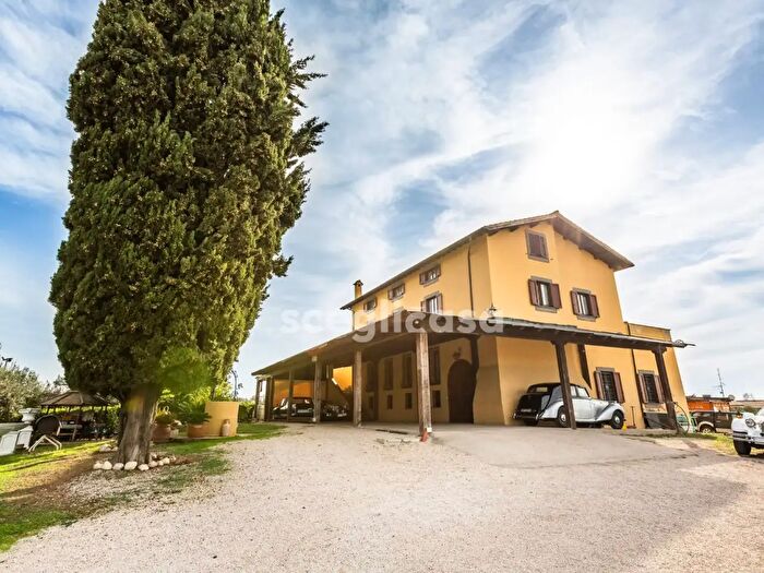 Casa con 11 locali in vendita in Via Montagnano, Albano Laziale
