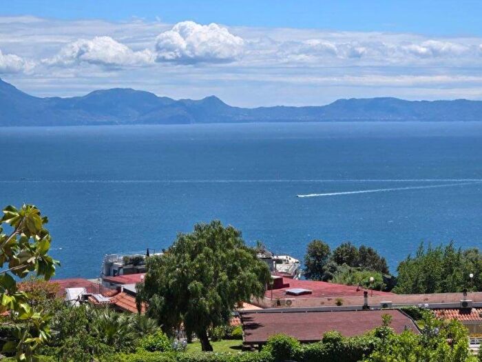 Appartamento con 6 locali in affitto in Via Alessandro Manzoni, Posillipo, Napoli