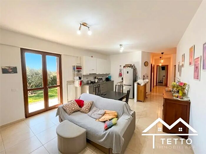 Appartamento trilocale in affitto in Via delle Pozzolane, Forano