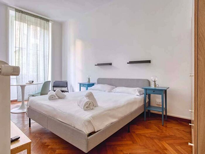 Appartamento trilocale in affitto in Via Achille Mauri, Missori, Milano