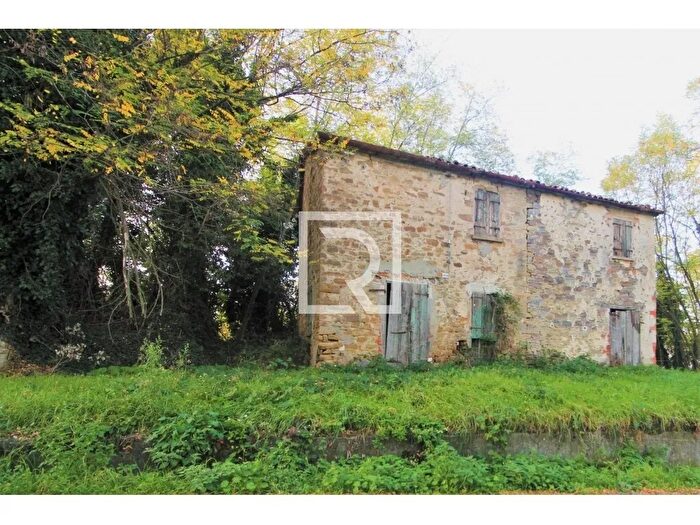 Casa trilocale in vendita in Via Ciola Mercato Saraceno, Mercato Saraceno