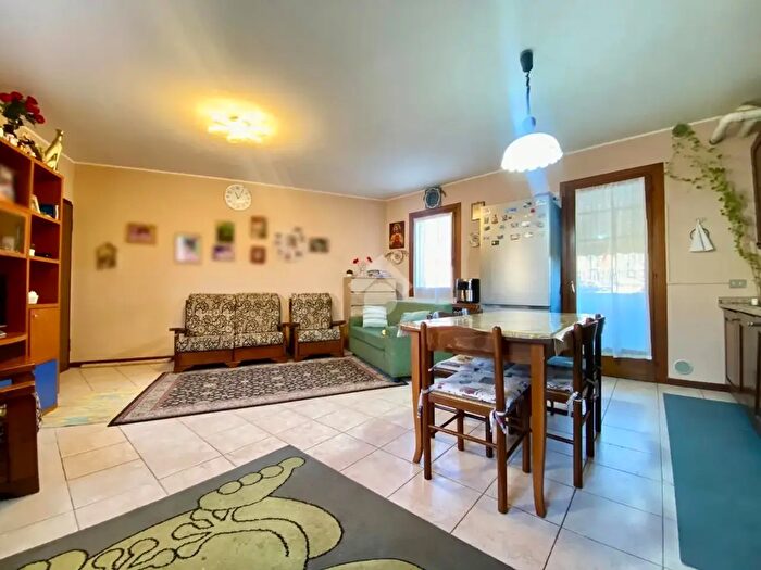 Appartamento quadrilocale in vendita in Via Via della Chiesa, Castelcucco