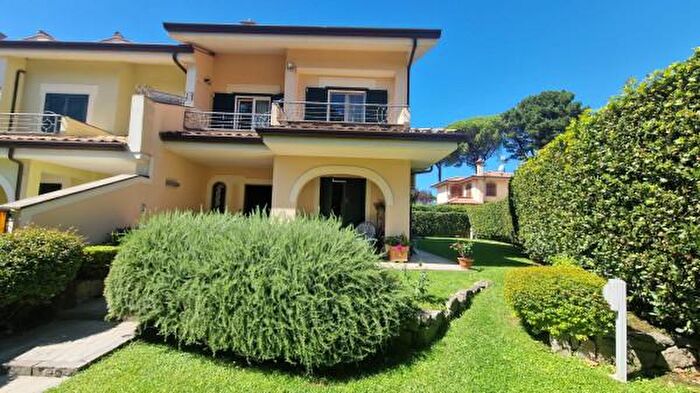 Casa con 6 locali in vendita in Grottaferrata