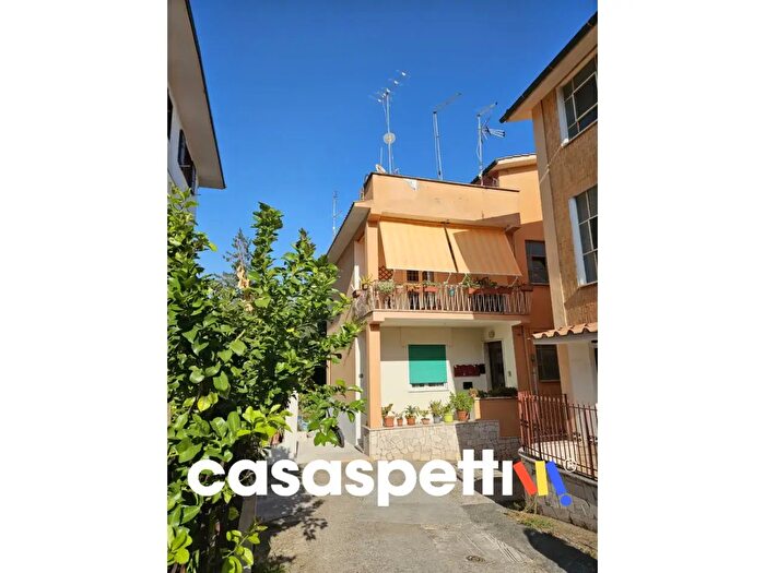 Appartamento trilocale in vendita in Via Bruno Angellotti, Monterotondo