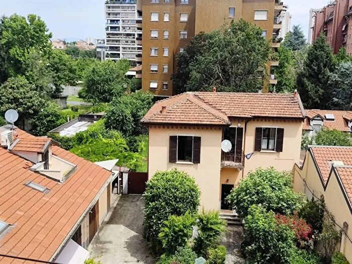 Appartamento quadrilocale in vendita in Via del Progresso, Milano