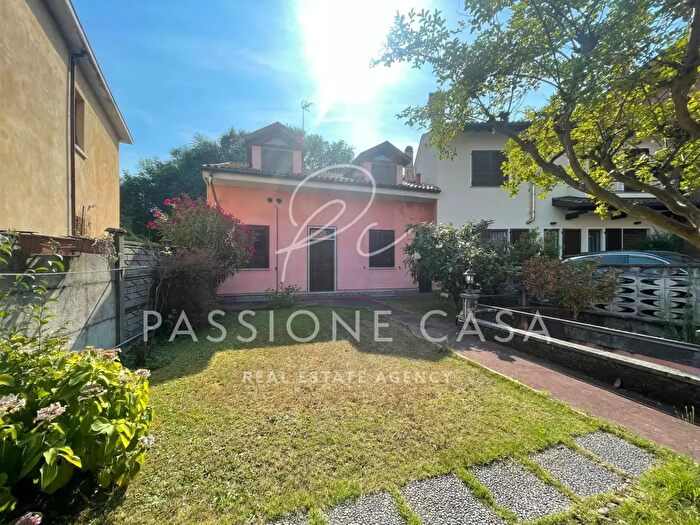 Case in Vendita e in Affitto - 2
