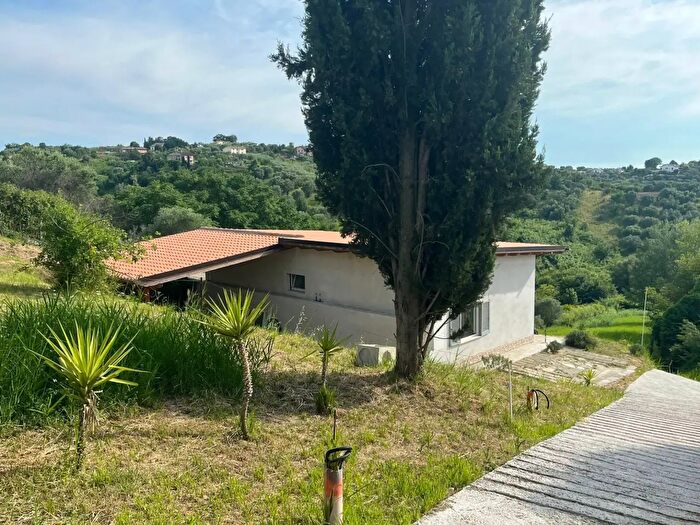 Casa quadrilocale in vendita in Via Villalba, Mentana