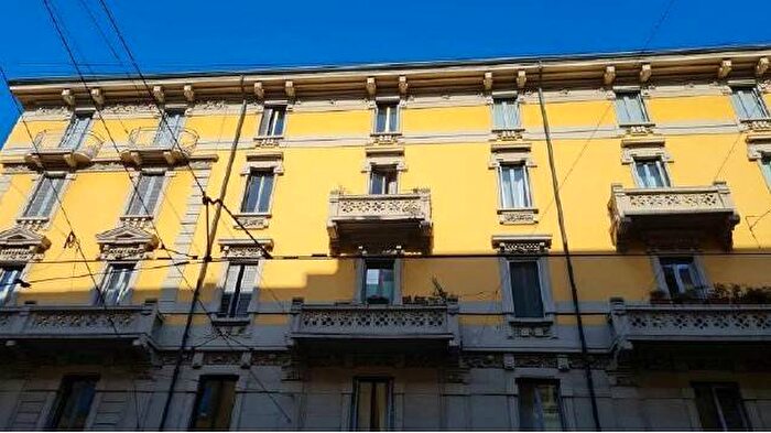 Appartamento trilocale in affitto in Viale Col di Lana, Ticinese, Milano