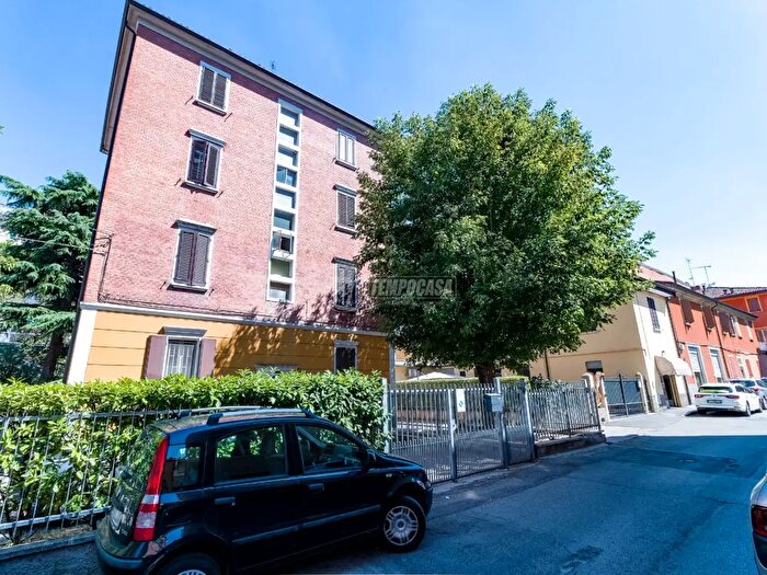 Appartamento trilocale in vendita in Via del Milliario, Bologna