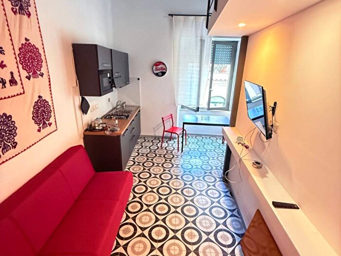 Appartamento monolocale in affitto in Via Masuccio Salernitano, Centro Storico Teatro Verdi, Salerno