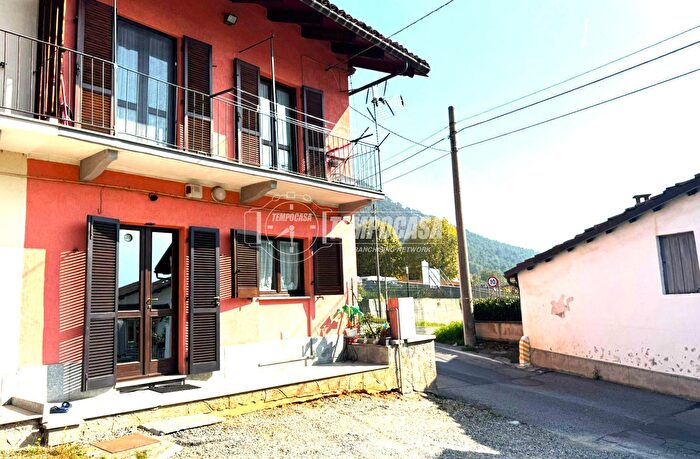 Casa quadrilocale in vendita in Via Roma, Val Della Torre