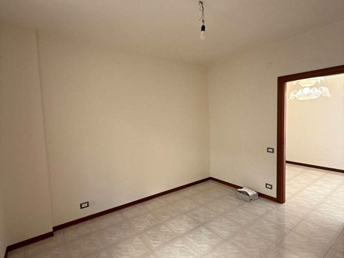 Appartamento con 5 locali in affitto in Piazza Alfredo De Marsico, Emanuele II C Colombo Morelli e Silvati, Avellino