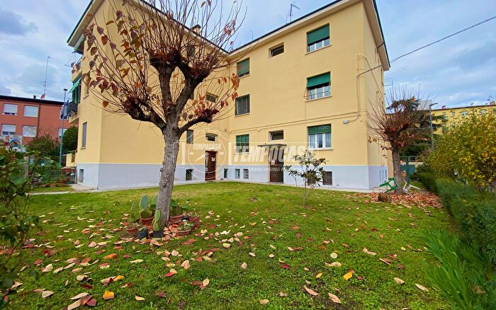 Appartamento bilocale in vendita in Via della Grazia, Bologna