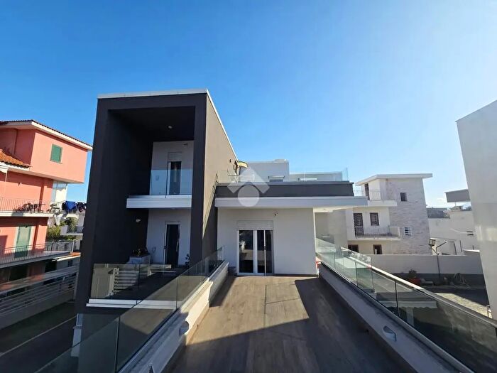 Appartamento trilocale in vendita in Via Palermo, Pomigliano DArco