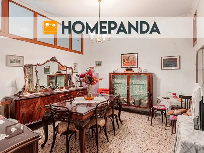 Appartamento quadrilocale in vendita in Corso Vittorio Emanuele III, Torre Annunziata