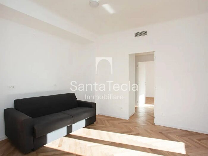Appartamento quadrilocale in vendita in Via Verro, Milano
