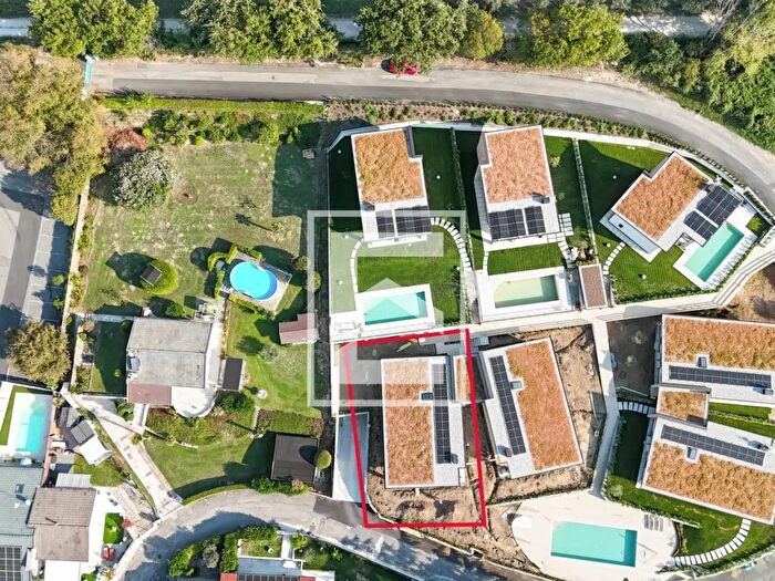 Casa quadrilocale in vendita in Via Lazise, Lazise