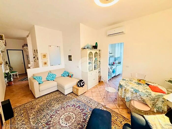 Appartamento trilocale in vendita in Via E Salgari, Monza