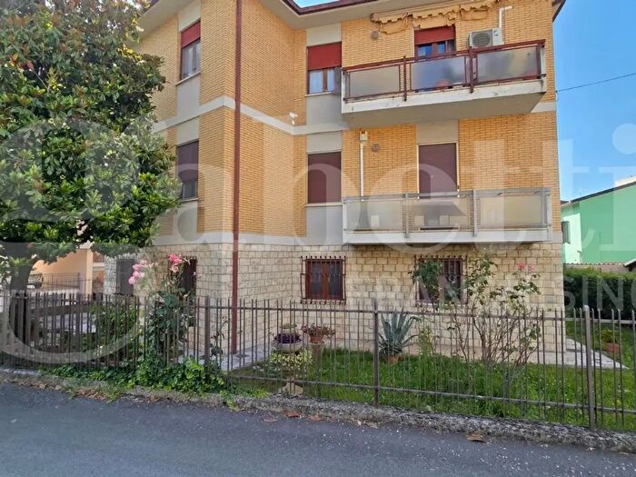 Appartamento quadrilocale in vendita in Via Mola di Bernardo, Terni
