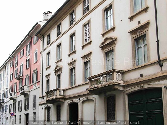 Appartamento bilocale in affitto in Via Giuseppe Parini, Porta Nuova, Milano
