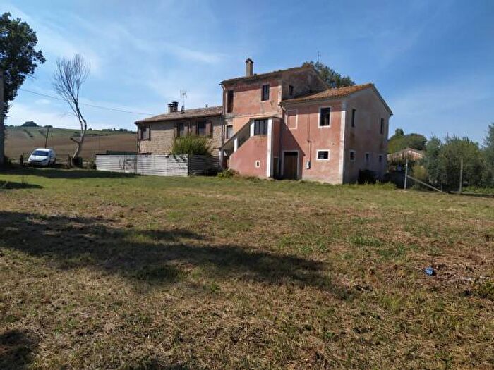 Casa con 6 locali in vendita in Via Roma, Monte Roberto