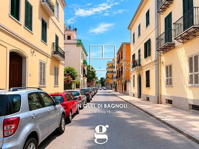 Appartamento trilocale in vendita in Via Enea, Napoli