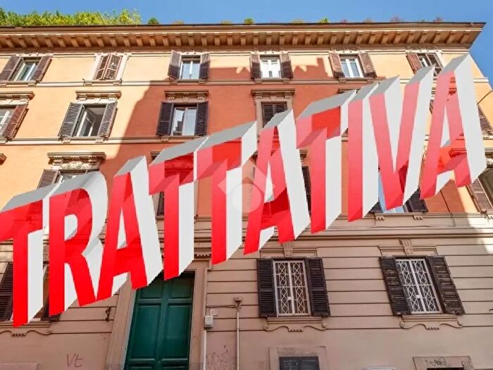 Appartamento quadrilocale in vendita in Via Basento, Roma